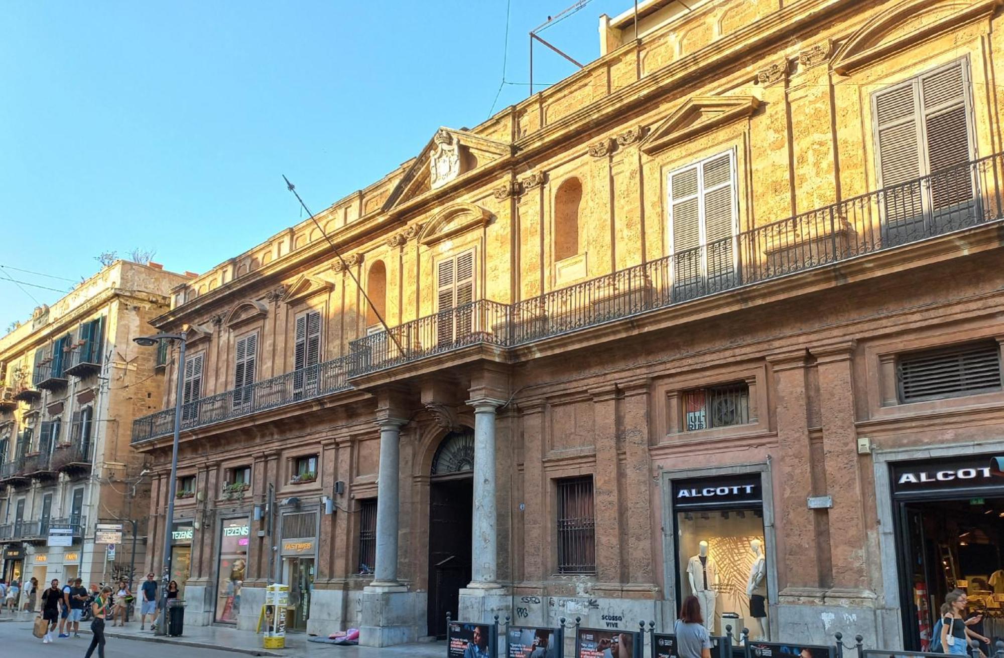 Apartamento Al Palazzo Del Principe Al Massimo Palermo Exterior foto